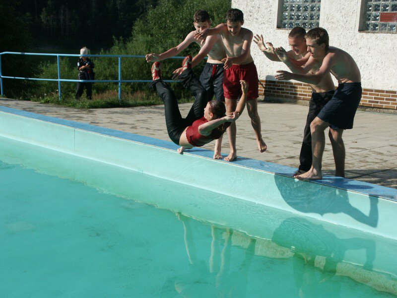 mb040728015.jpg